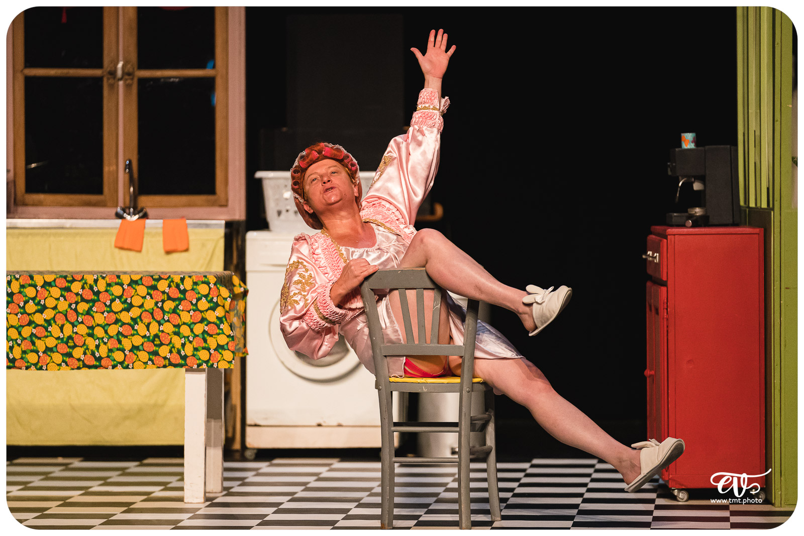 LES FEMMES SAVANTES (CIE DU DETOUR)